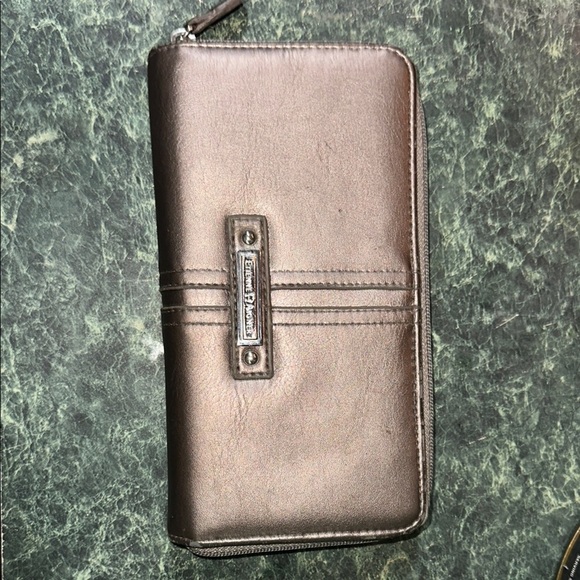 Etienne Aigner DELTA style 2421X Metallic Brown Zip Around Wallet - Picture 1 of 16